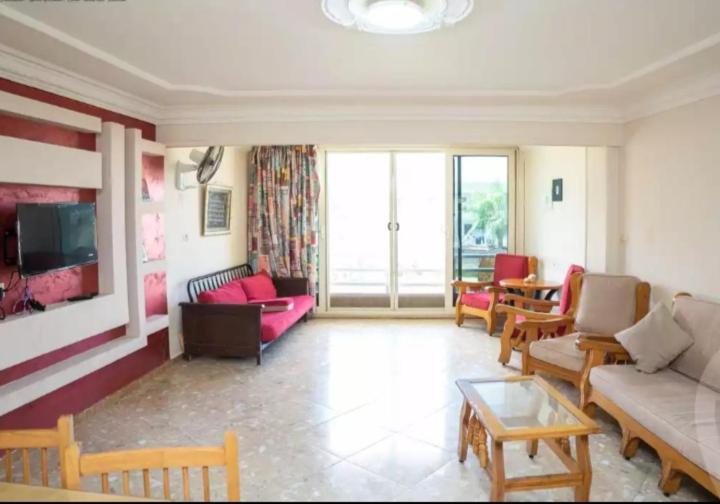 Luxury Duplex Mamoura Beach: Vip Beachfront With Helnan Views *